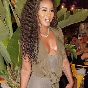 Meet your Posher, Precca